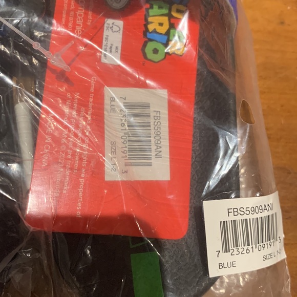 Boys Super Mario slides size 1-2 - Picture 2 of 3